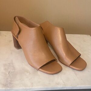 Johnston & Murphy Tan Leather Mules